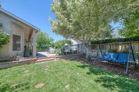 Exterior - 377 Moody Ave, Clovis, CA 93619 photo 6 of 12