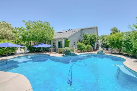 Exterior - 377 Moody Ave, Clovis, CA 93619 photo 10 of 12