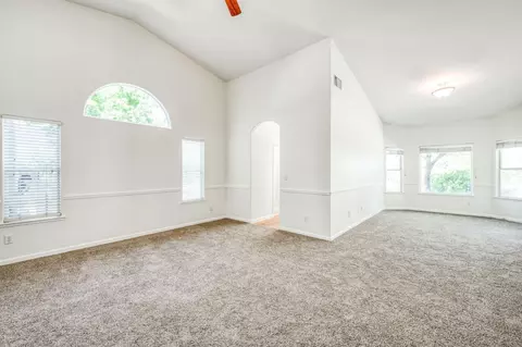 Living - 377 Moody Ave, Clovis, CA 93619 photo 6 of 7