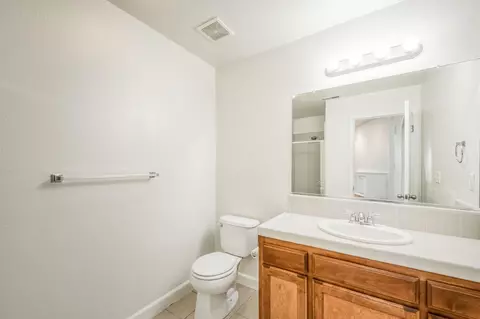 Bath - 377 Moody Ave, Clovis, CA 93619 photo 1 of 4