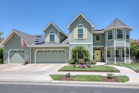 377 Moody Ave, Clovis, CA 93619