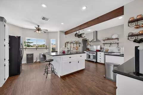 Kitchen - 17549 Road 36 12, Madera, CA 93636 photo 2 of 3