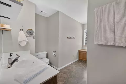 Bath - 17549 Road 36 12, Madera, CA 93636 photo 2 of 4