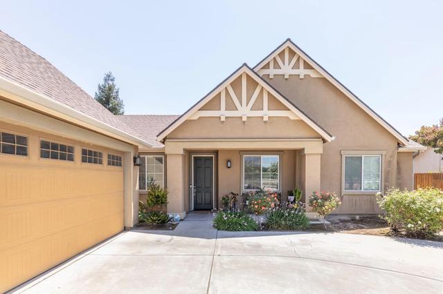 2934 14th Ave, Kingsburg, CA 93631