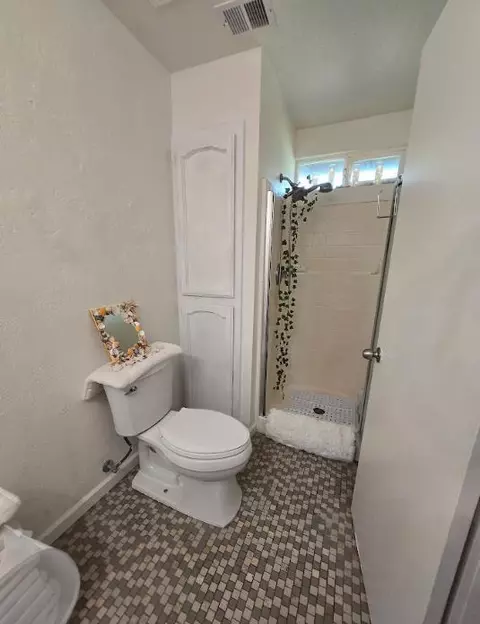 Bath - 19691 Del Mar Rd, Madera, CA 93638 photo 2 of 2