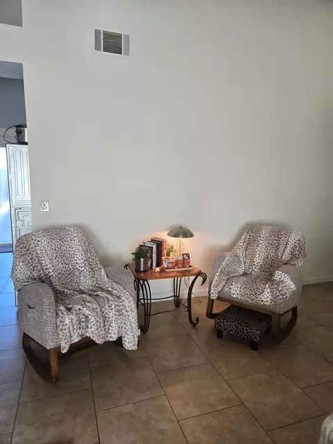 Living - 19691 Del Mar Rd, Madera, CA 93638 photo 1 of 1