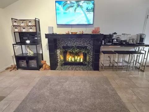 Living - 19691 Del Mar Rd, Madera, CA 93638 photo 2 of 3