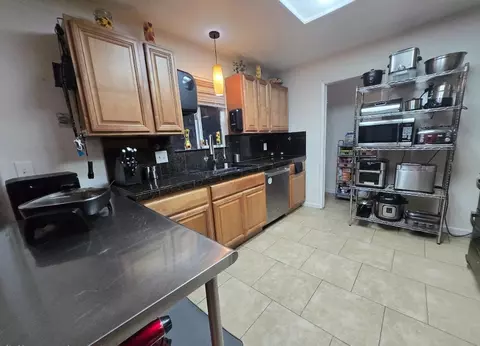 Kitchen - 19691 Del Mar Rd, Madera, CA 93638 photo 2 of 2