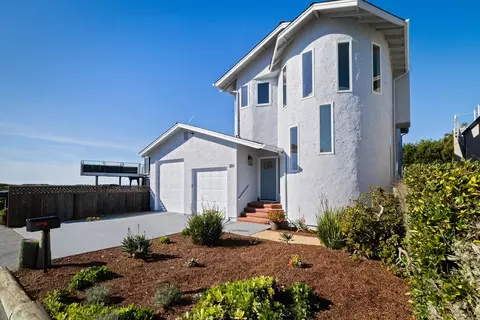 211 Washington Blvd, Half Moon Bay, CA 94019