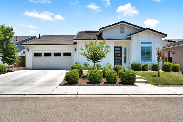 537 Huntington Ave S, Madera, CA 93636