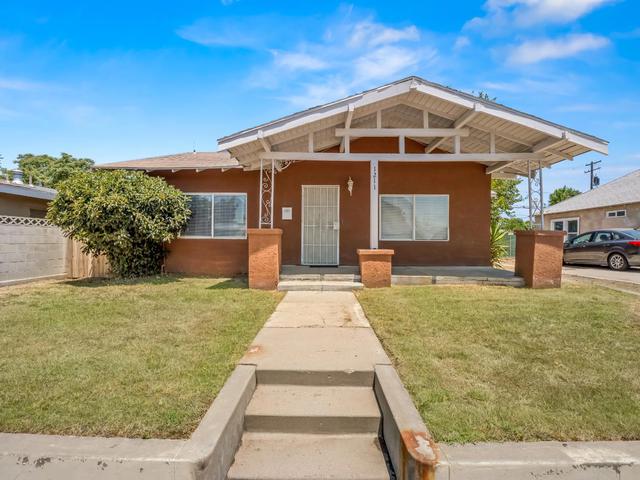 1211 Clinton Ave, Fresno, CA 93704