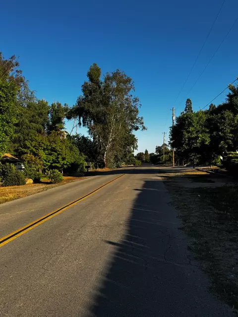 17855 Lane Dr, Madera, CA 93638 photo 2