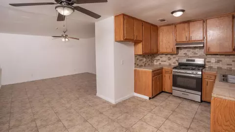 Living - 261 E Pleasant St, Coalinga, CA 93210 photo 2 of 2
