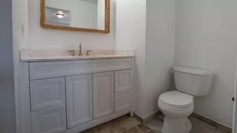 Bath - 261 E Pleasant St, Coalinga, CA 93210 photo 1 of 2