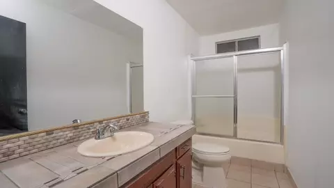 Bath - 261 E Pleasant St, Coalinga, CA 93210 photo 2 of 2