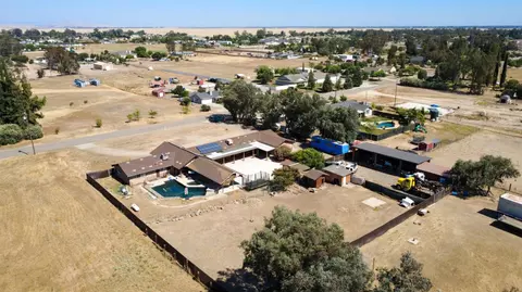 View/Area - 16448 Monreal Rd, Madera, CA 93636 photo 9 of 11