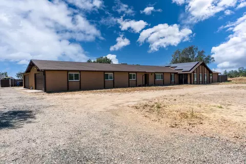 Exterior - 16448 Monreal Rd, Madera, CA 93636 photo 5 of 35