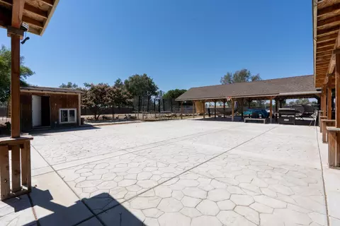 Exterior - 16448 Monreal Rd, Madera, CA 93636 photo 12 of 35