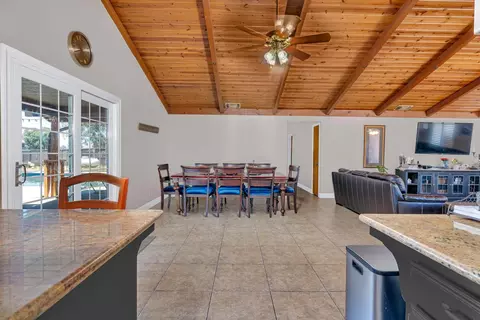 Dining - 16448 Monreal Rd, Madera, CA 93636 photo 2 of 4