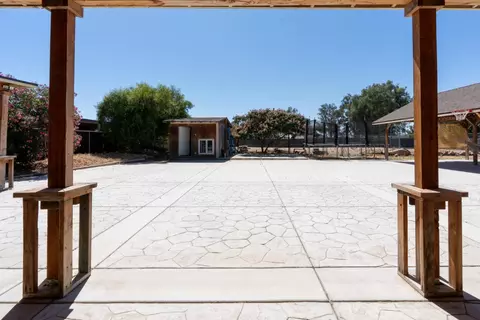 Exterior - 16448 Monreal Rd, Madera, CA 93636 photo 13 of 35