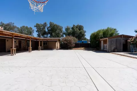 Exterior - 16448 Monreal Rd, Madera, CA 93636 photo 17 of 35