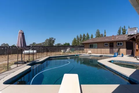 Exterior - 16448 Monreal Rd, Madera, CA 93636 photo 19 of 35