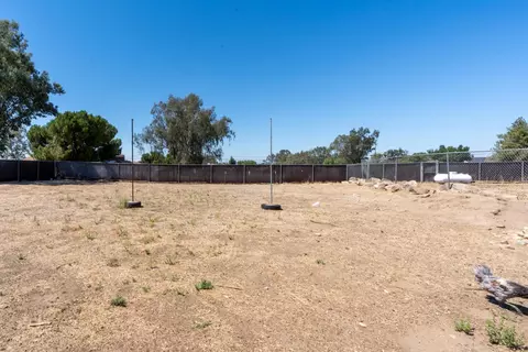 Exterior - 16448 Monreal Rd, Madera, CA 93636 photo 32 of 35