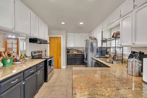 Kitchen - 16448 Monreal Rd, Madera, CA 93636 photo 2 of 4