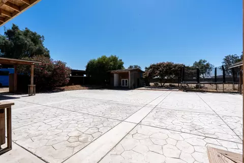 Exterior - 16448 Monreal Rd, Madera, CA 93636 photo 14 of 35