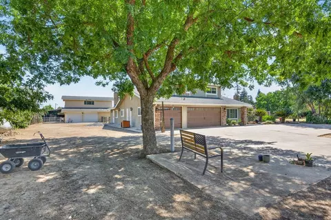 Exterior - 11839 E Ashlan Ave, Sanger, CA 93657 photo 2 of 5