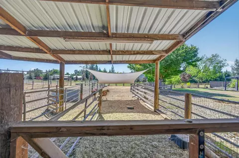 Exterior - 11839 E Ashlan Ave, Sanger, CA 93657 photo 5 of 5