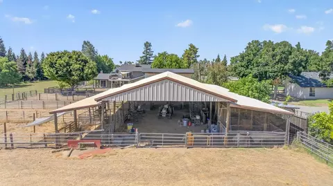 Exterior - 11839 E Ashlan Ave, Sanger, CA 93657 photo 4 of 5