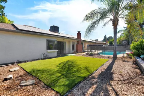 Exterior - 1661 E Fallbrook Ave, Fresno, CA 93720 photo 3 of 6