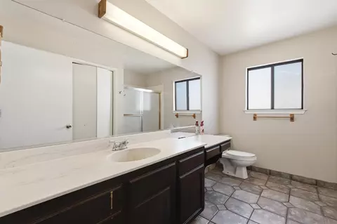Bath - 1335 Ramona Ave, Clovis, CA 93612 photo 1 of 4