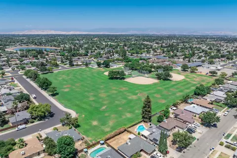 View/Area - 1335 Ramona Ave, Clovis, CA 93612 photo 8 of 8