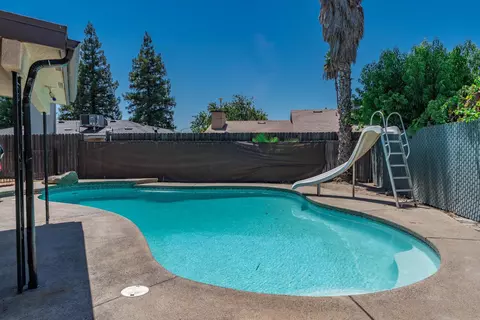 Exterior - 1335 Ramona Ave, Clovis, CA 93612 photo 6 of 11