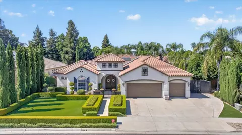633 W Richmond Ave, Clovis, CA 93619