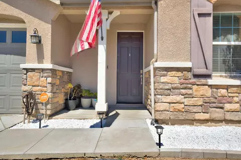 967 Papaya St, Madera, CA 93638 photo 2