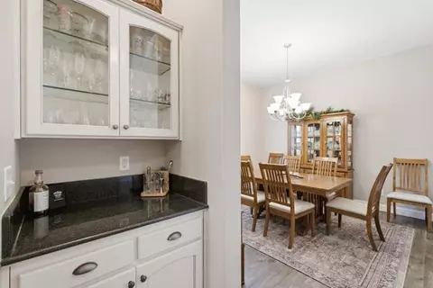 Dining - 1697 N Jasmine Ave, Clovis, CA 93619 photo 1 of 2
