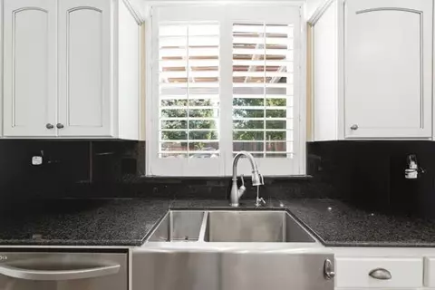 Kitchen - 1697 N Jasmine Ave, Clovis, CA 93619 photo 3 of 5