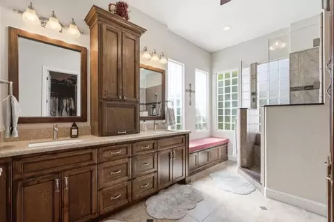 Bath - 1697 N Jasmine Ave, Clovis, CA 93619 photo 3 of 5