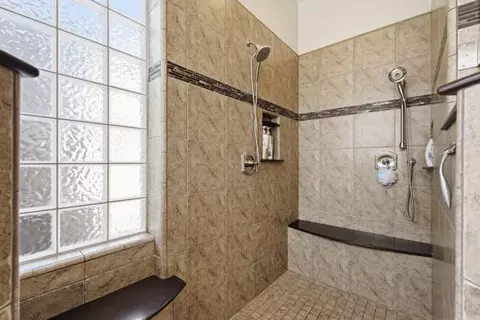 Bath - 1697 N Jasmine Ave, Clovis, CA 93619 photo 4 of 5