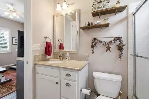Bath - 1697 N Jasmine Ave, Clovis, CA 93619 photo 1 of 5