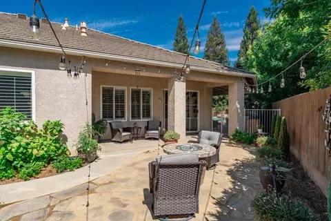 Exterior - 1697 N Jasmine Ave, Clovis, CA 93619 photo 8 of 13