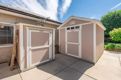 Exterior - 1697 N Jasmine Ave, Clovis, CA 93619 photo 11 of 13