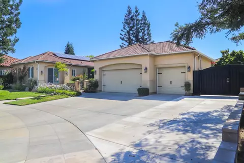 1813 N Ryan Ave, Clovis, CA 93619 photo 2