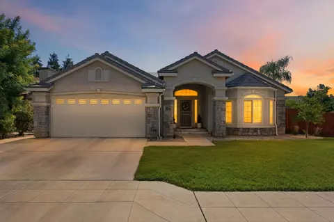 2850 N Apricot Ave, Fresno, CA 93727