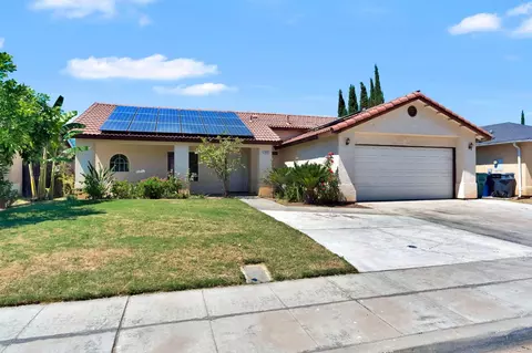 Exterior - 1035 La Perla Ln, Madera, CA 93638 photo 3 of 6