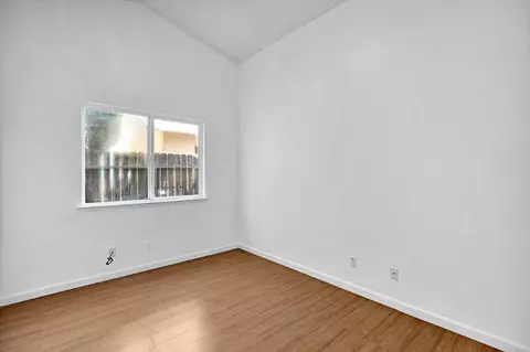 Bedroom - 1035 La Perla Ln, Madera, CA 93638 photo 1 of 8