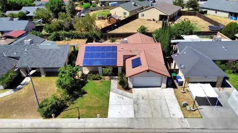 View/Area - 1035 La Perla Ln, Madera, CA 93638 photo 5 of 7